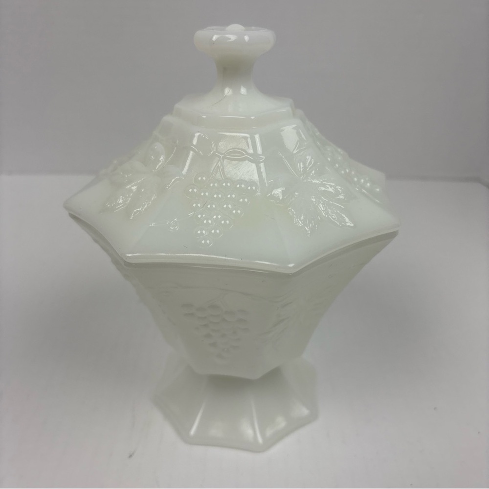 Vintage Anchor Hocking Milk Glass Dish With Lid Grape Leaves Embossed Candy Nut